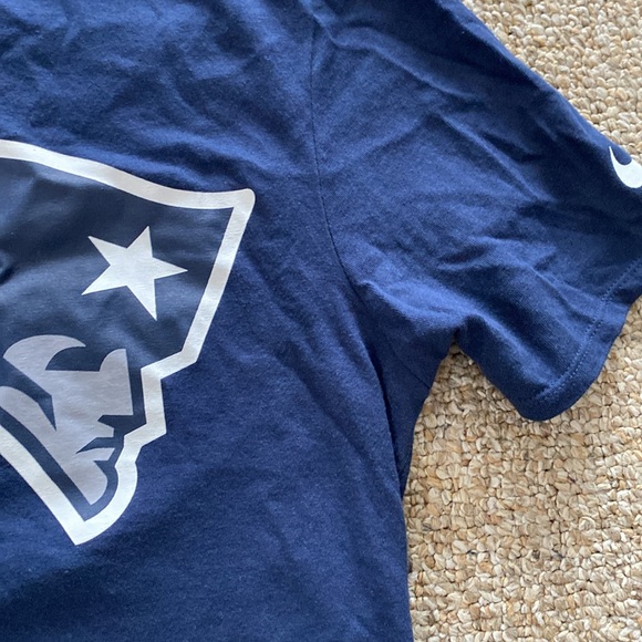 The Nike Tee Dri Fit - Picture 3 of 5